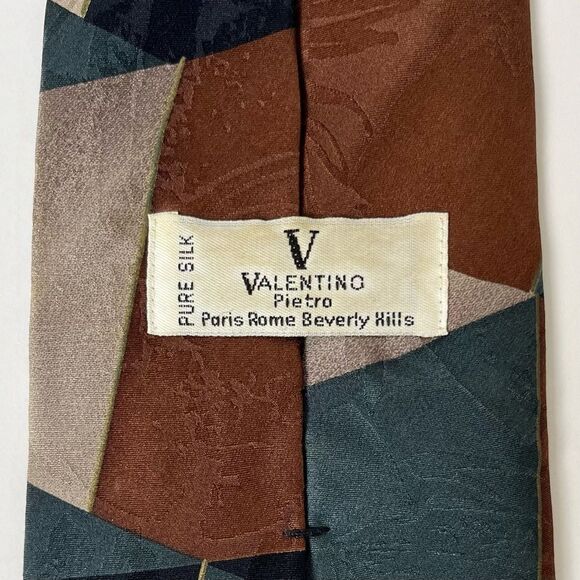 Vintage Valentino Men’s Neck Tie Hand Fashioned Silk From Italy Made in USA XL - Picture 3 of 6
